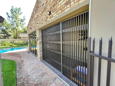 4 Bedroom House for sale in Wilkoppies