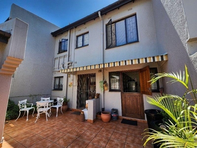 SPACIOUS (139 SQM) 3 BED DUPLEX WITH STUDY (GUEST ROOM) AT VICTORY GARDENS, ASHLEY!