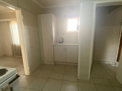 Spacious 3 - bedroom house with flatlet and no loadshedding.