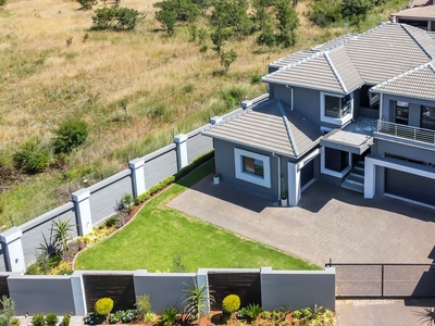 4 Bedroom Freehold Sold in Ruimsig