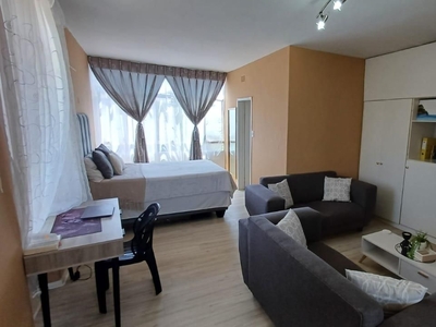 1 Bedroom Studio Apartment To Let in Illovo