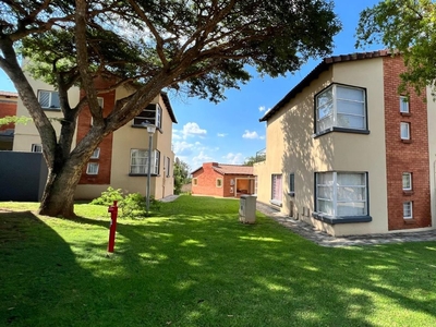 2 Bedroom Apartment To Let in Ruimsig