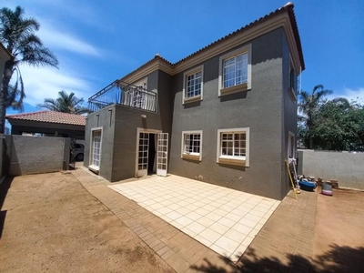 2 Bedroom Sectional Title For Sale in Brakpan North