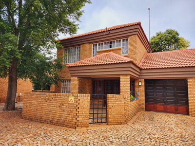 2 Bedroom Townhouse in Potch Central