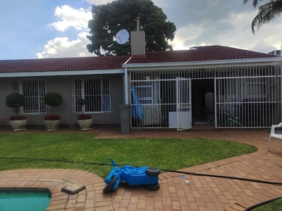 4 Bedroom House for sale in Brits Central!!!