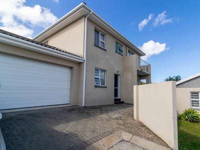4 Bedroom Townhouse for sale in Nahoon Valley Park