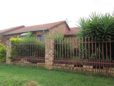 A BEAUTIFUL ,NEAT AND CLEAN HOUSE FOR SALE IN PHILIP NEL PARK '' BARGAIN''