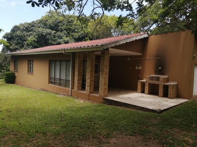 Three Bedroom house close to Kids Beach in Leisure Bay!