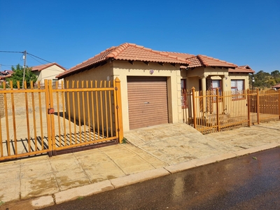 3 Bedroom House For Sale in Mabopane