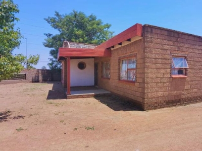 3 Bedroom house for sale in Kudube, Temba