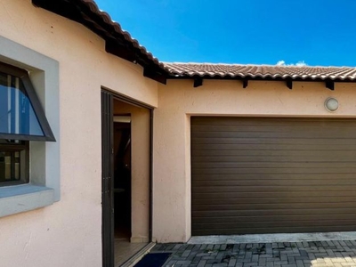 3 Bedroom townhouse - sectional for sale in Montana, Pretoria