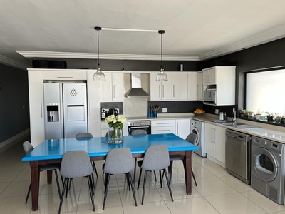 Apartment For Sale in Green Point
