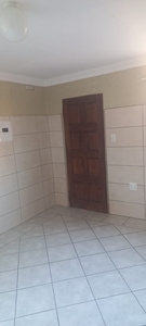 Bechalor to rent in mamelodi west Sunvelly