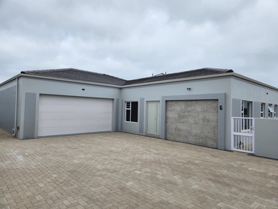 House for sale with 3 bedrooms, Country Club, Langebaan