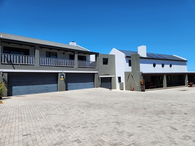 House for sale with 6 bedrooms, Myburgh Park, Langebaan