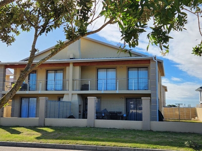Townhouse For Sale in Mossel Bay Central