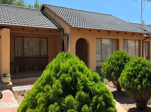 3 Bedroom House For Sale in Montshioa