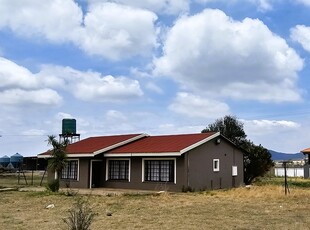 Farm in Magaliesburg For Sale