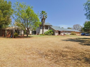 Farm in Tarlton For Sale