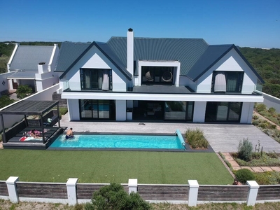 5 Bedroom House Sold in St Francis Links