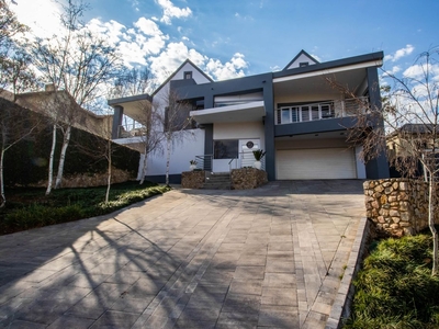 5 Bedroom Freestanding For Sale in Cornwall Hill
