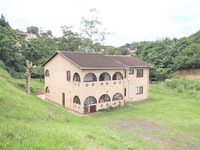 7 Bedroom House For Sale in Isipingo Hills