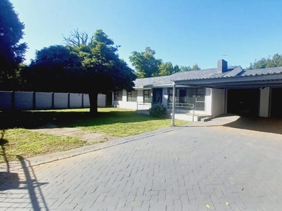 6 Bedroom house for sale in Fichardt Park, Bloemfontein