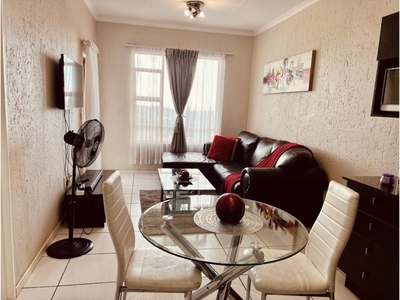 Fully Furnished With Wi-fi 2 Bedroom Apartment In Paulshof, Sandton