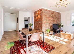 2 Bedroom Apartment For Sale in Tamboerskloof