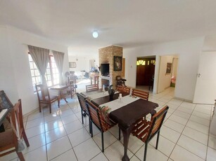 4 Bedroom House Rented in Summerstrand