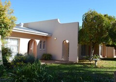 4 bedroom house for sale in oosterville, upington