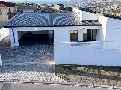 4 Bedroom House For Sale in Seemeeu Park