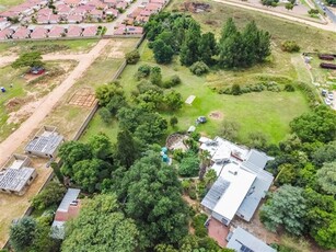 2.2 ha Land available in Roodepoort Central