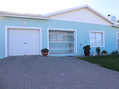 2 Bedroom House For Sale in Fountains Estate