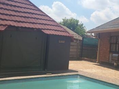 House For Sale In Lindo Park, Pretoria