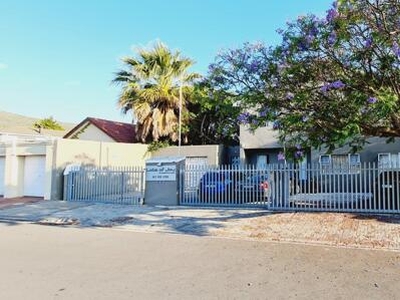 House For Sale In Panorama, Parow