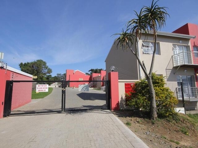 Townhouse For Rent In Bonnie Doon, East London