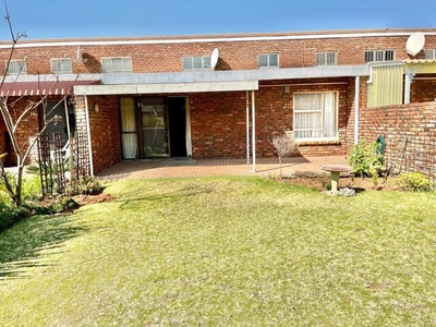 Townhouse For Rent In Oudorp, Klerksdorp