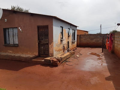 2 Bedroom house in Tshepong For Sale