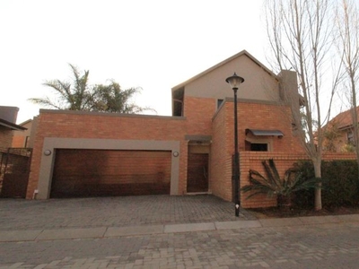 3 Bedroom duplex townhouse - freehold to rent in Equestria, Pretoria