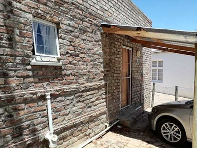 Apartment For Rent In Graaff-reinet, Eastern Cape