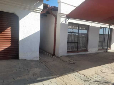 House For Sale In Lethuli Park, Polokwane