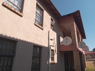 2 Bed Apartment in Grobler Park