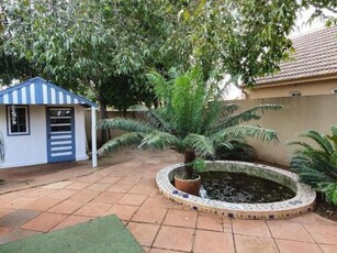 2 Bedroom Simplex for Sale For Sale in Rooihuiskraal North -