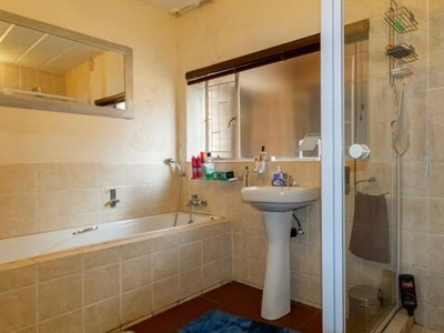 10 bedroom, Akasia Gauteng N/A