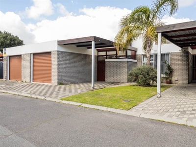 2 Bed House in Oakglen