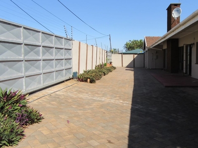 3 Bedroom House To Let in Durban North