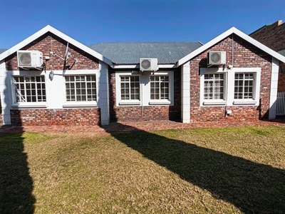 3 bedroom, Potchefstroom North West N/A