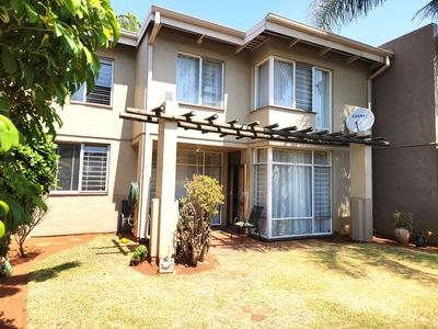 3 Bedroom Townhouse for sale in Murrayfield