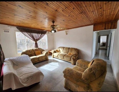 4 bedroom, Chatsworth KwaZulu Natal N/A